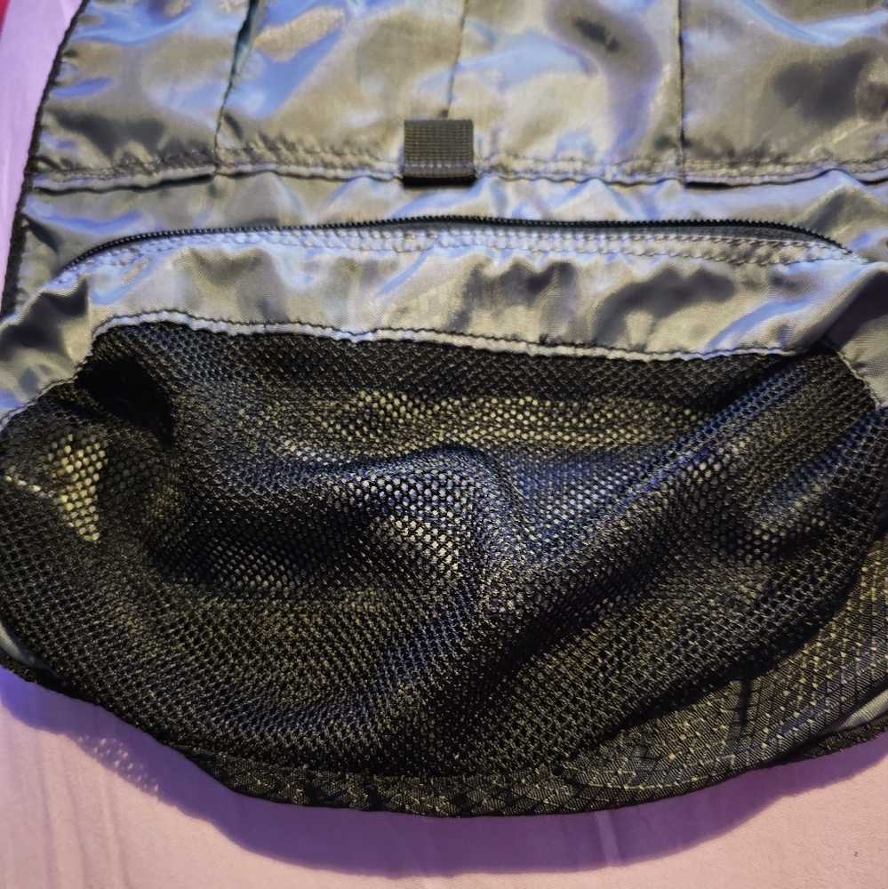 !!. Toiletry bag - Picture 4 of 9